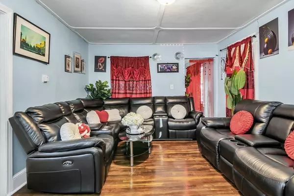 Springfield, MA 01108,127-129 Ranney St