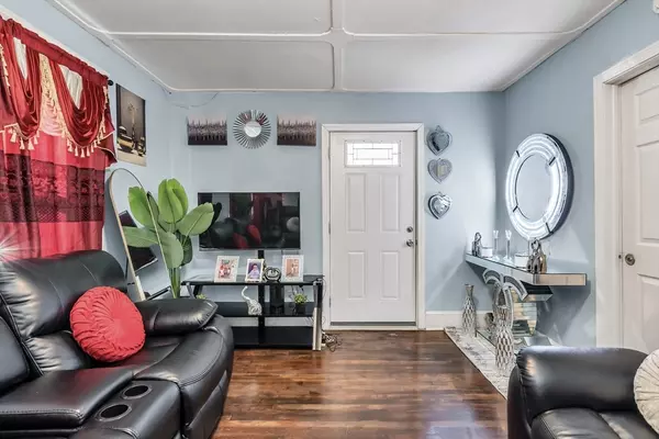 Springfield, MA 01108,127-129 Ranney St