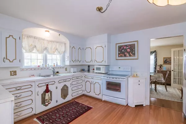 Longmeadow, MA 01106,32 Longview Dr