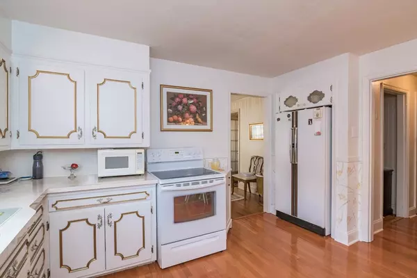 Longmeadow, MA 01106,32 Longview Dr