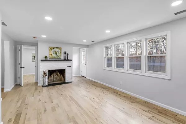 Ludlow, MA 01056,143 James St