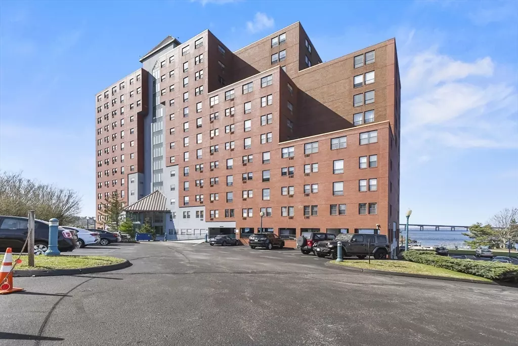 Fall River, MA 02720,750 Davol Street #1111