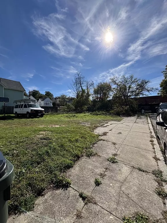 Fall River, MA 02720,11 Dyer Street