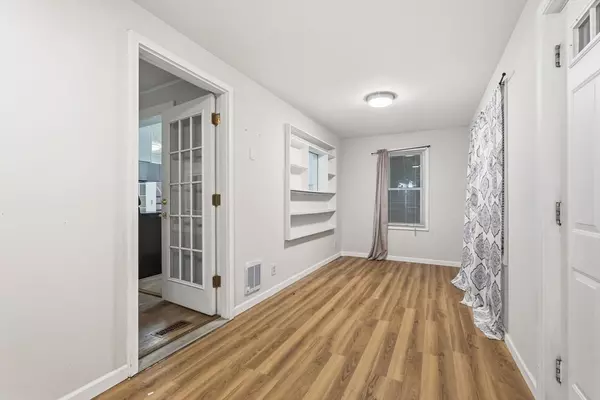 Chicopee, MA 01013,18 Charpentier Blvd