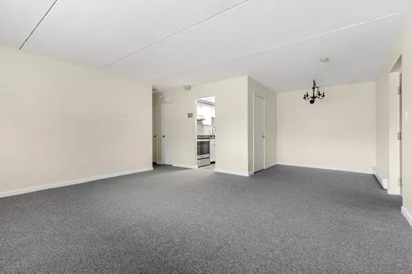 Stoughton, MA 02072,28 Faxon St #4