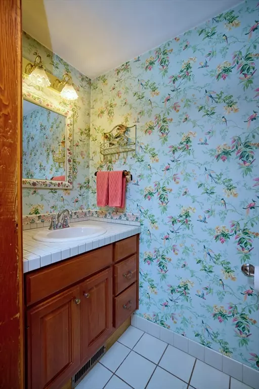 Quincy, MA 02170,72 Oakland Ave