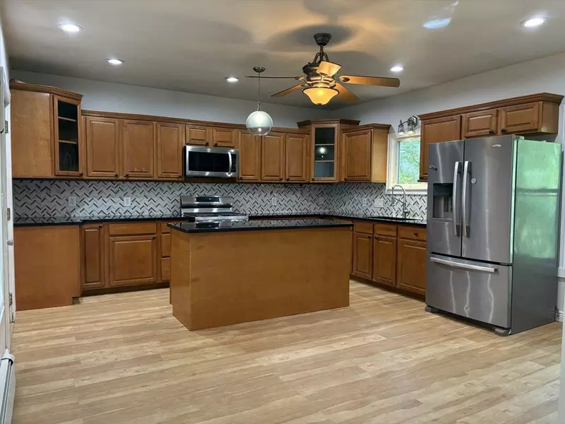 2 Chapel #1, Pepperell, MA 01463