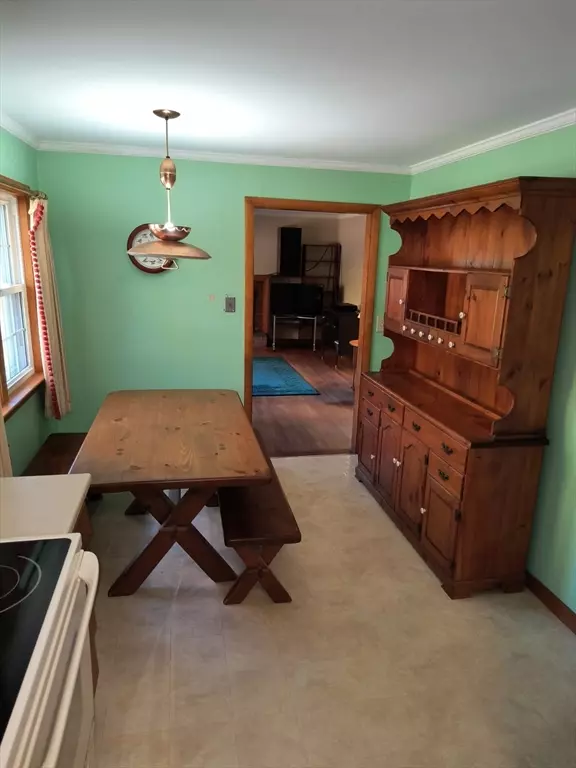 Westfield, MA 01085,243 Holyoke Rd