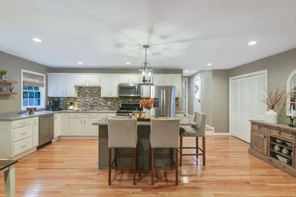 Westport, MA 02790,33 William St