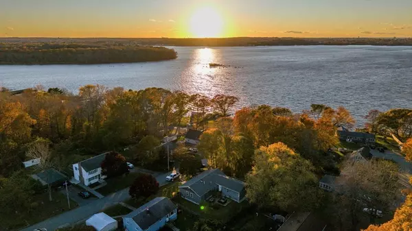 Westport, MA 02790,33 William St