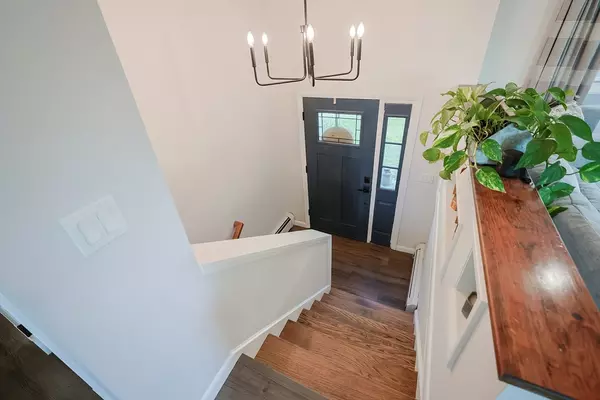 Seekonk, MA 02771,31 King Philip Rd.