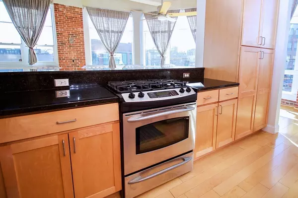 Salem, MA 01970,51 Lafayette St #208