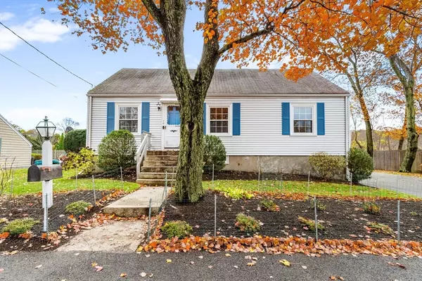 10 Wolcott St, Wakefield, MA 01880