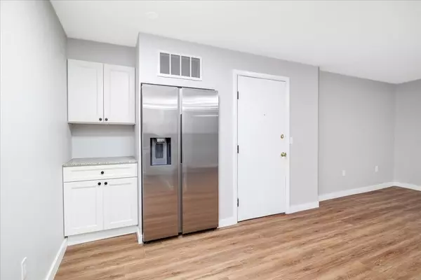 Northborough, MA 01532,59 School Street #14