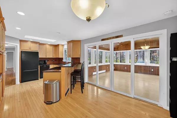 Wilbraham, MA 01095,4 Lance Ln