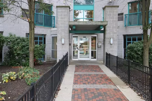 Chelsea, MA 02150,175 Cottage