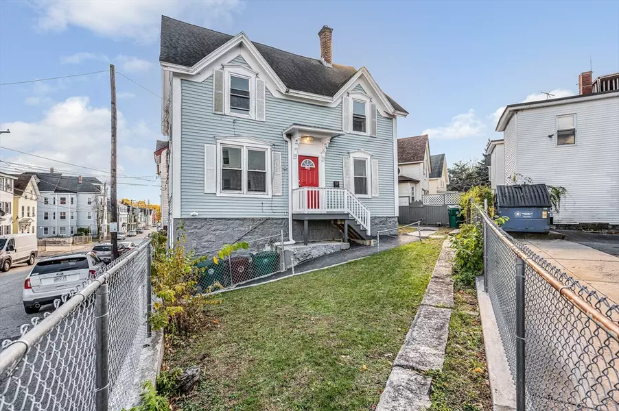 15-17 Whipple St, Lowell, MA 01852