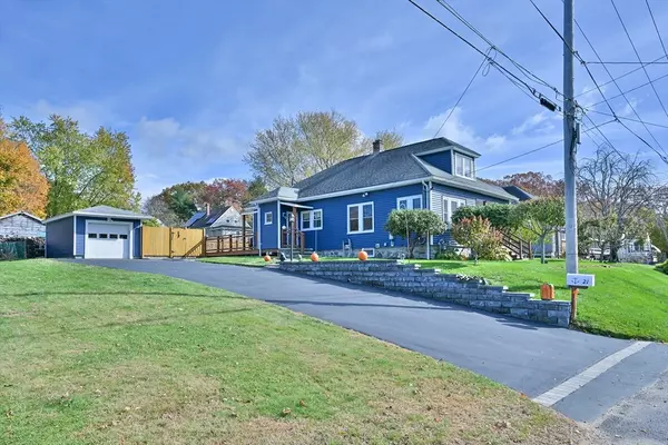 21 Prospect Ave., Dudley, MA 01571