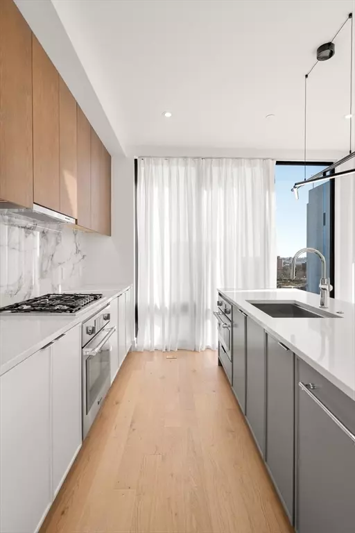 Boston, MA 02118,595 Albany St #2-01