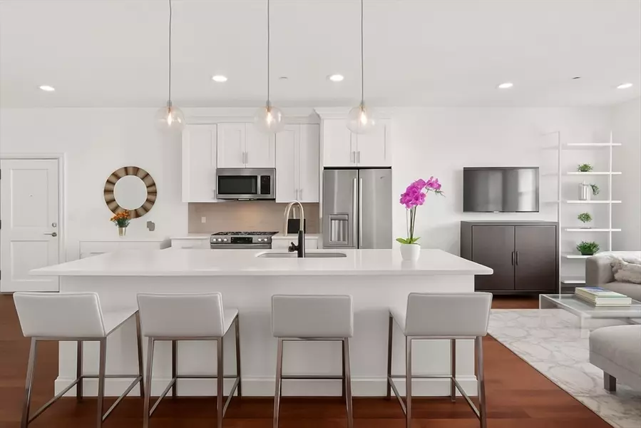 170 W Broadway #308, Boston, MA 02127