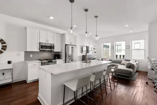 Boston, MA 02127,170 W Broadway #308