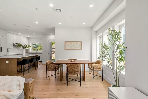 Newton, MA 02465,106 River Street #14