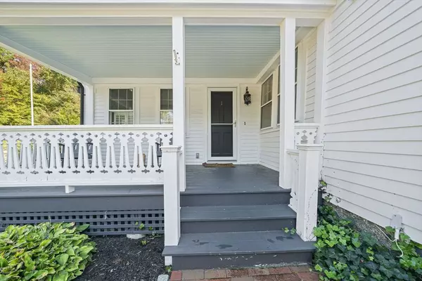 Marshfield, MA 02050,563 Spring St