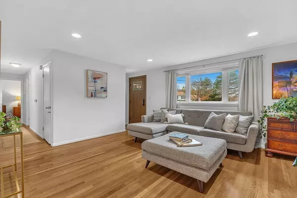 Needham, MA 02494,9 Jayne Road