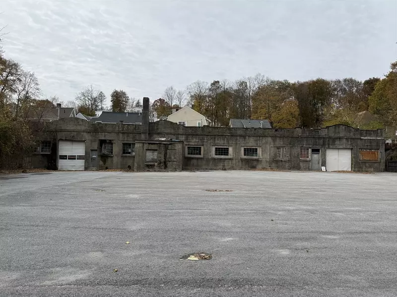 22 Richmond Avenue, Worcester, MA 01602