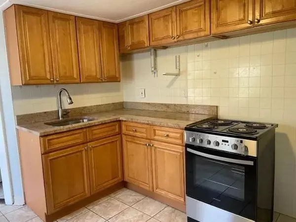 Worcester, MA 01602,2 Brookside Ave #2D