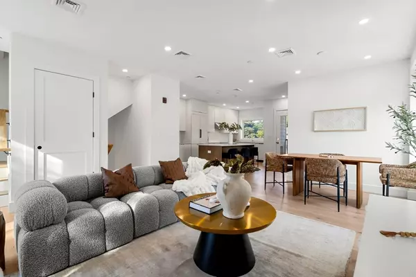 Newton, MA 02465,2-18 Elm Street #6