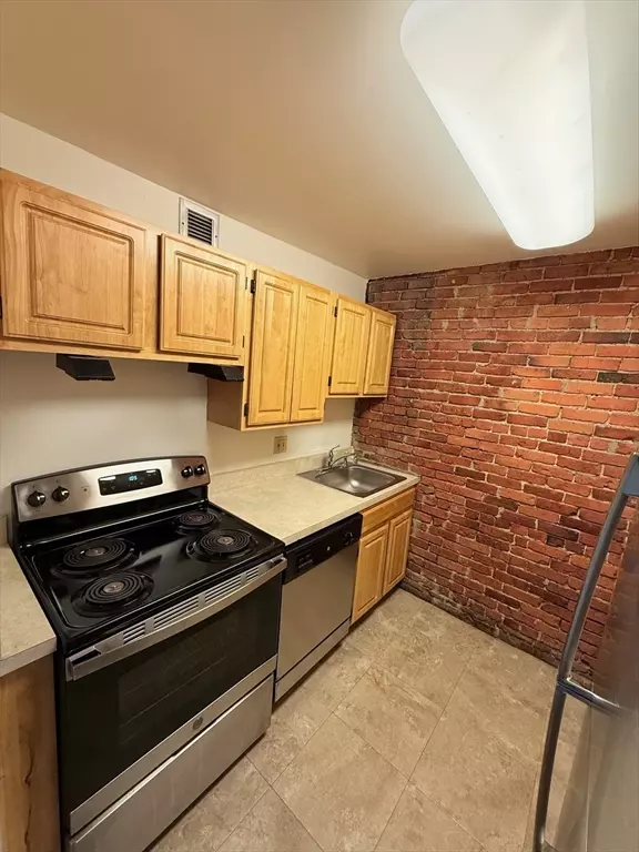 Boston, MA 02115,66 Westland Avenue #405