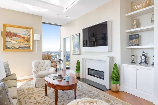 Boston, MA 02115,1 Dalton St #3205