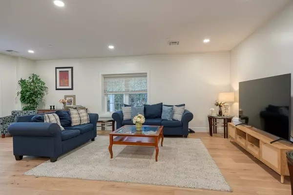 Hudson, MA 01749,17 School St. #A