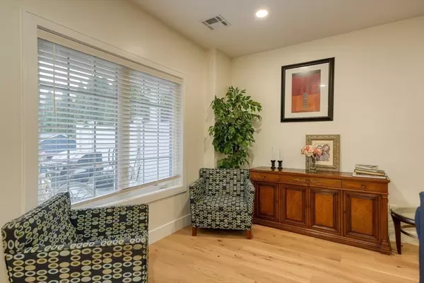 Hudson, MA 01749,17 School St. #A