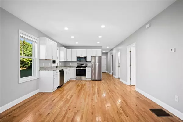 Worcester, MA 01610,9 Upsala St #2