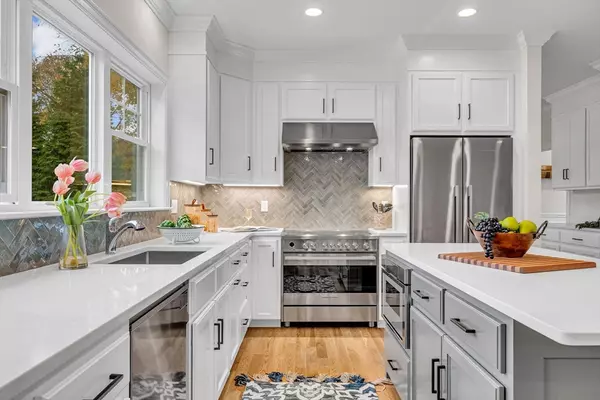 Needham, MA 02492,73 Maple Street #73