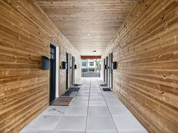 Boston, MA 02122,4 Payne Street #5