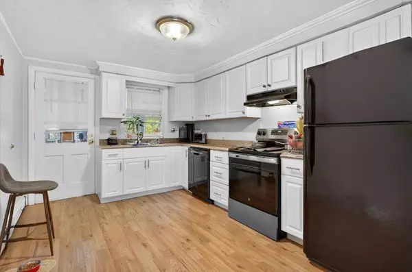 Foxboro, MA 02035,24 Mechanic St