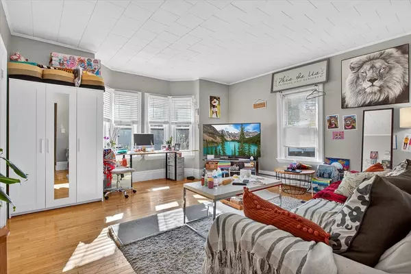 Foxboro, MA 02035,24 Mechanic St