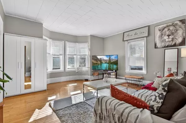 Foxboro, MA 02035,24 Mechanic St