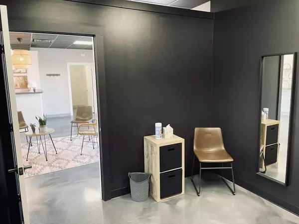 Springfield, MA 01108,673 White St