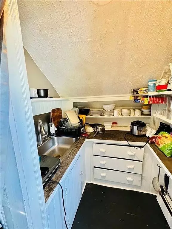 Pawtucket, RI 02860,1071 Main St #3