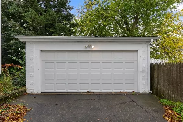 Salem, MA 01970,9 Lyme Street