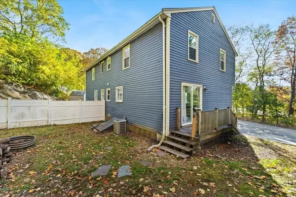 Blackstone, MA 01504,3 Federal St #3