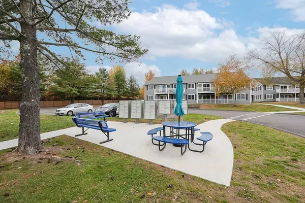 Taunton, MA 02780,450 Somerset Ave #2-7