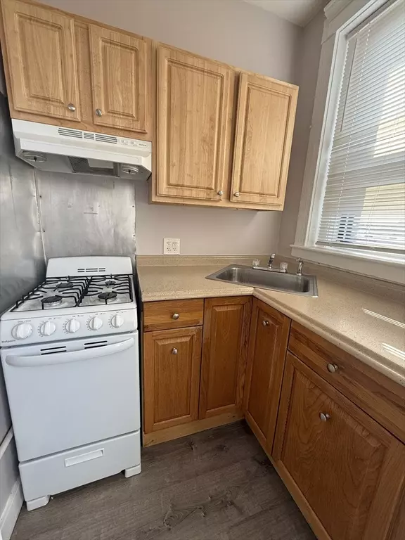 Lynn, MA 01901,124 Central #31