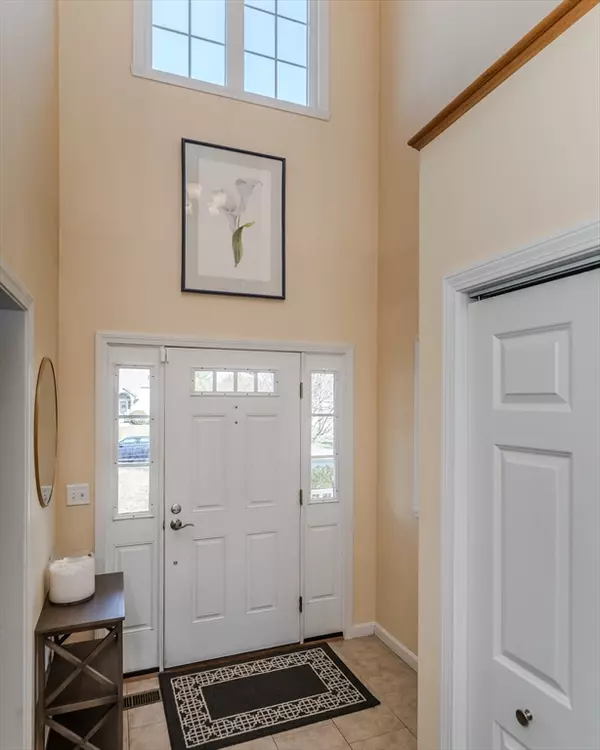 Easthampton, MA 01027,16 Bayberry Dr