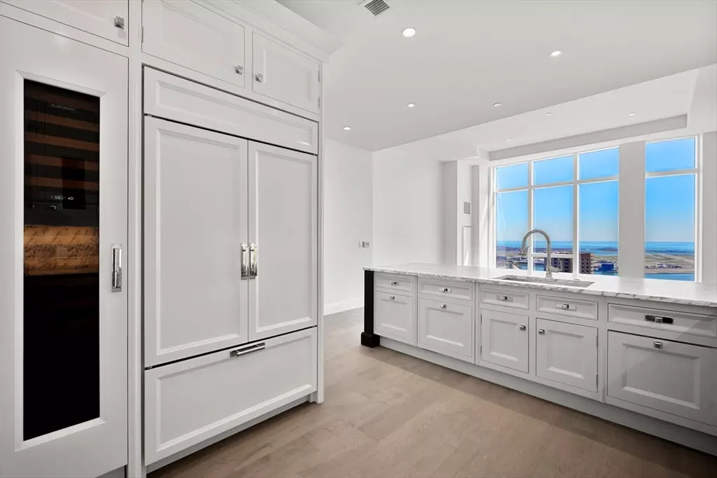 Boston, MA 02110,240 Devonshire Street #PH 2F