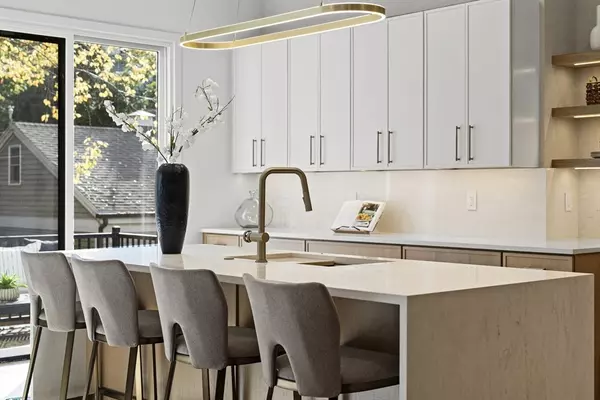 161 Cushing St, Cambridge, MA 02145